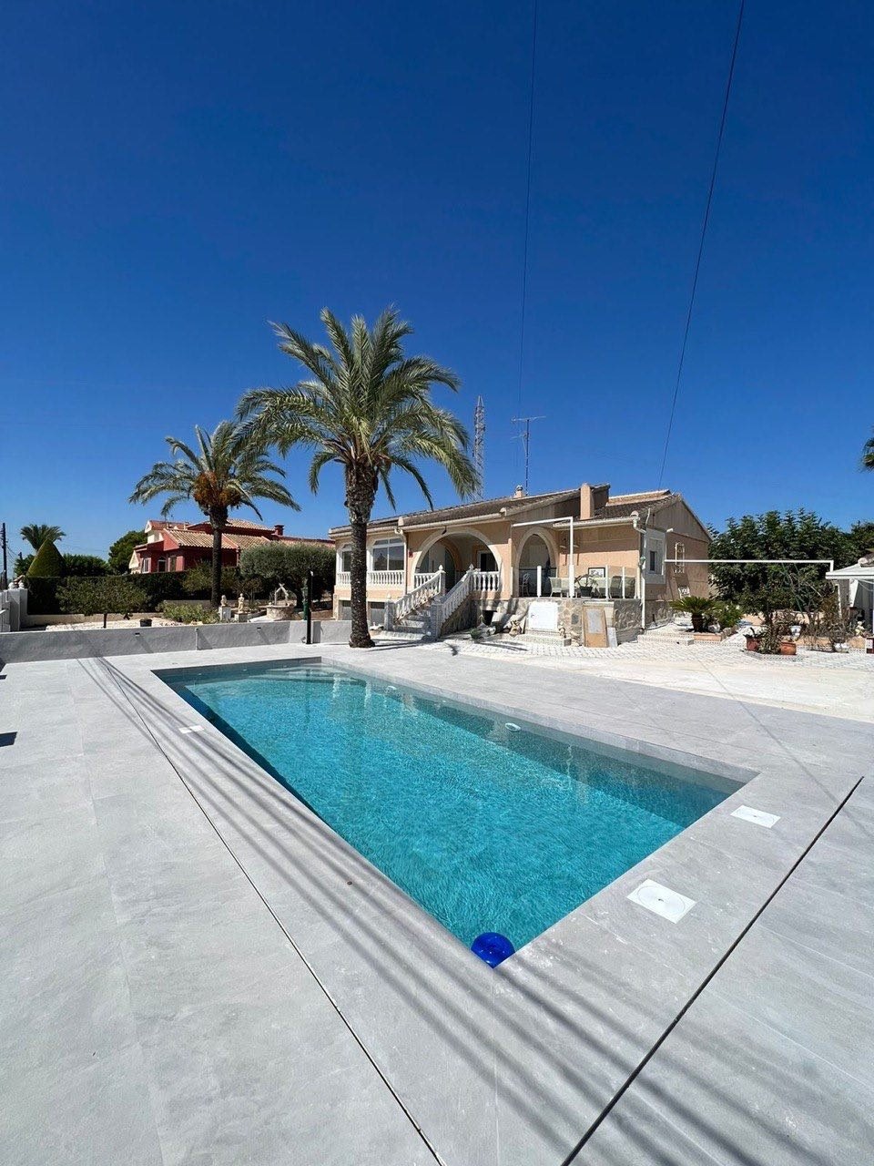 Piscina de obra nueva con solado porcelánico — Costa Blanca Sur